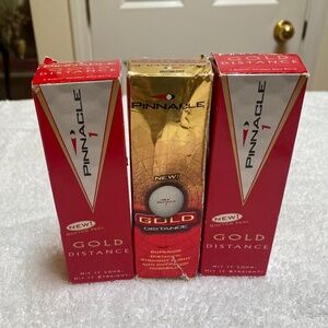 Pinnacle (9) Gold Distance Golf Balls.